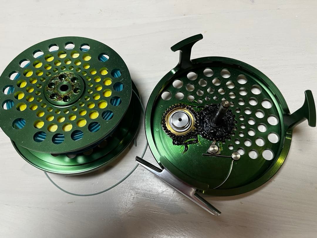 SUSSEX SALMON2 フライリール 緑色