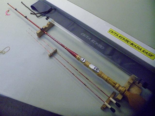 ★(1101)手作り（布袋竹）カセ・筏竿(145cm)【赤色の筏竿】太田工房★