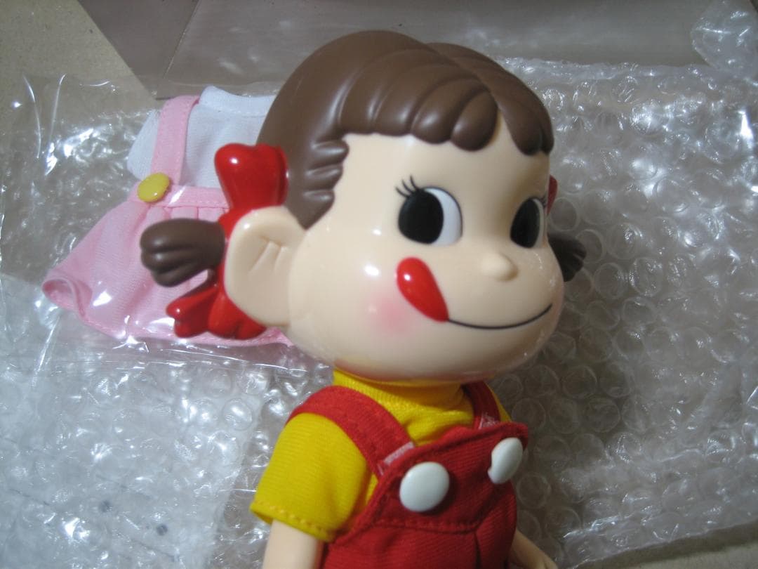 不二家／公式／ペコちゃん／着せ替え人形／新品未使用／着替え完備