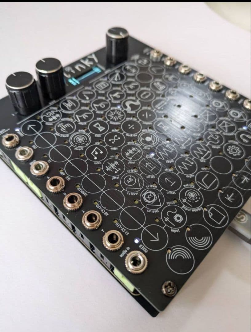 Plinky synth v3 シンセサイザー