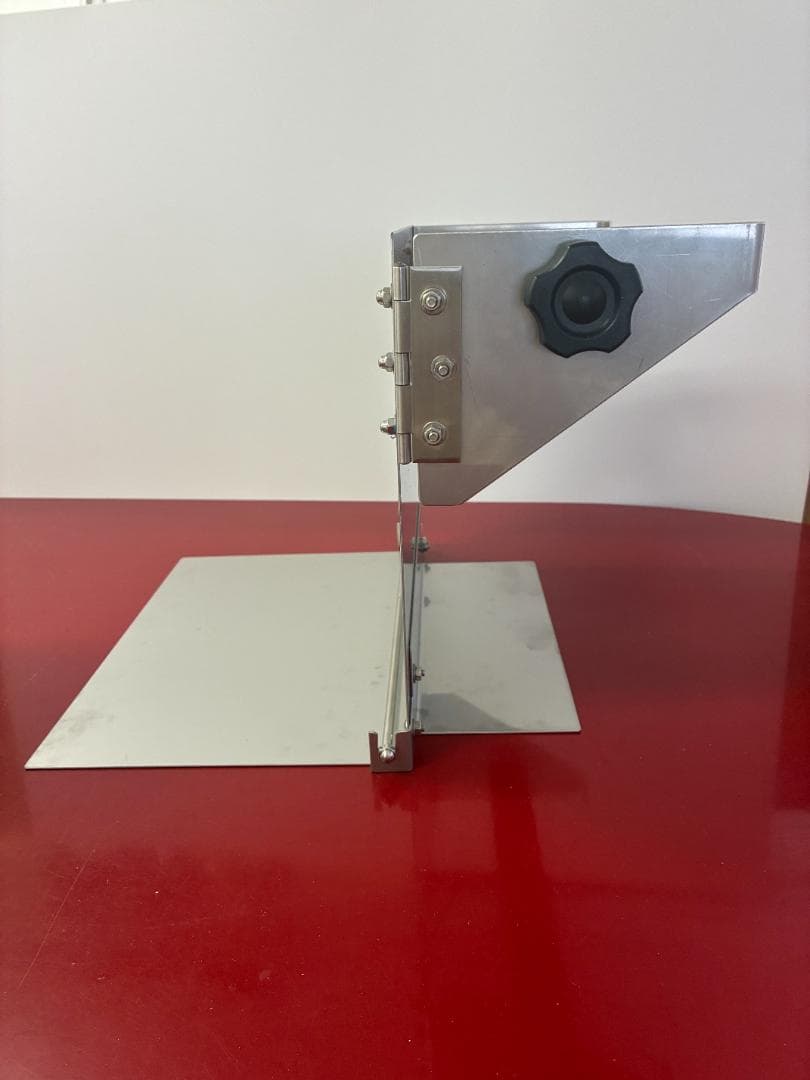 ペット用トイレ（小型犬用）実用新案登録　第3243494号