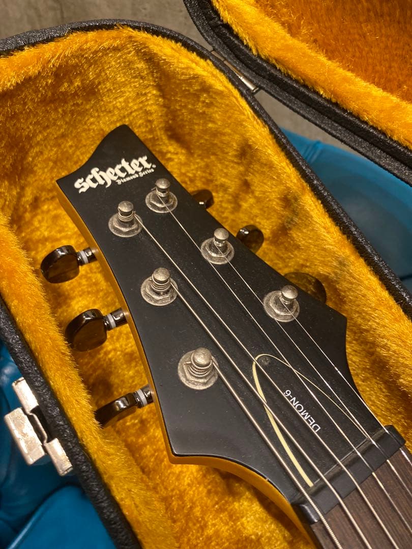 Schecter DEMON6 ABSN　価値あるアクティブピックアップ搭載