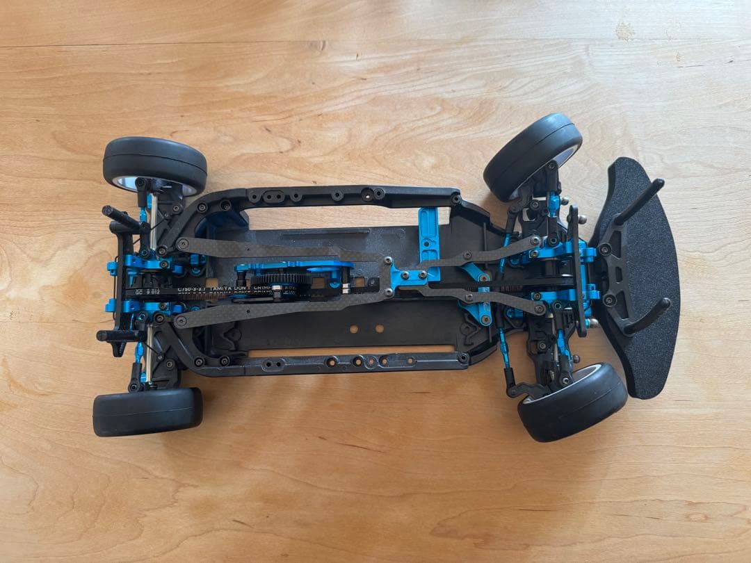 ラジコンカー タミヤTA07 ダンパーなし　ジャンク品