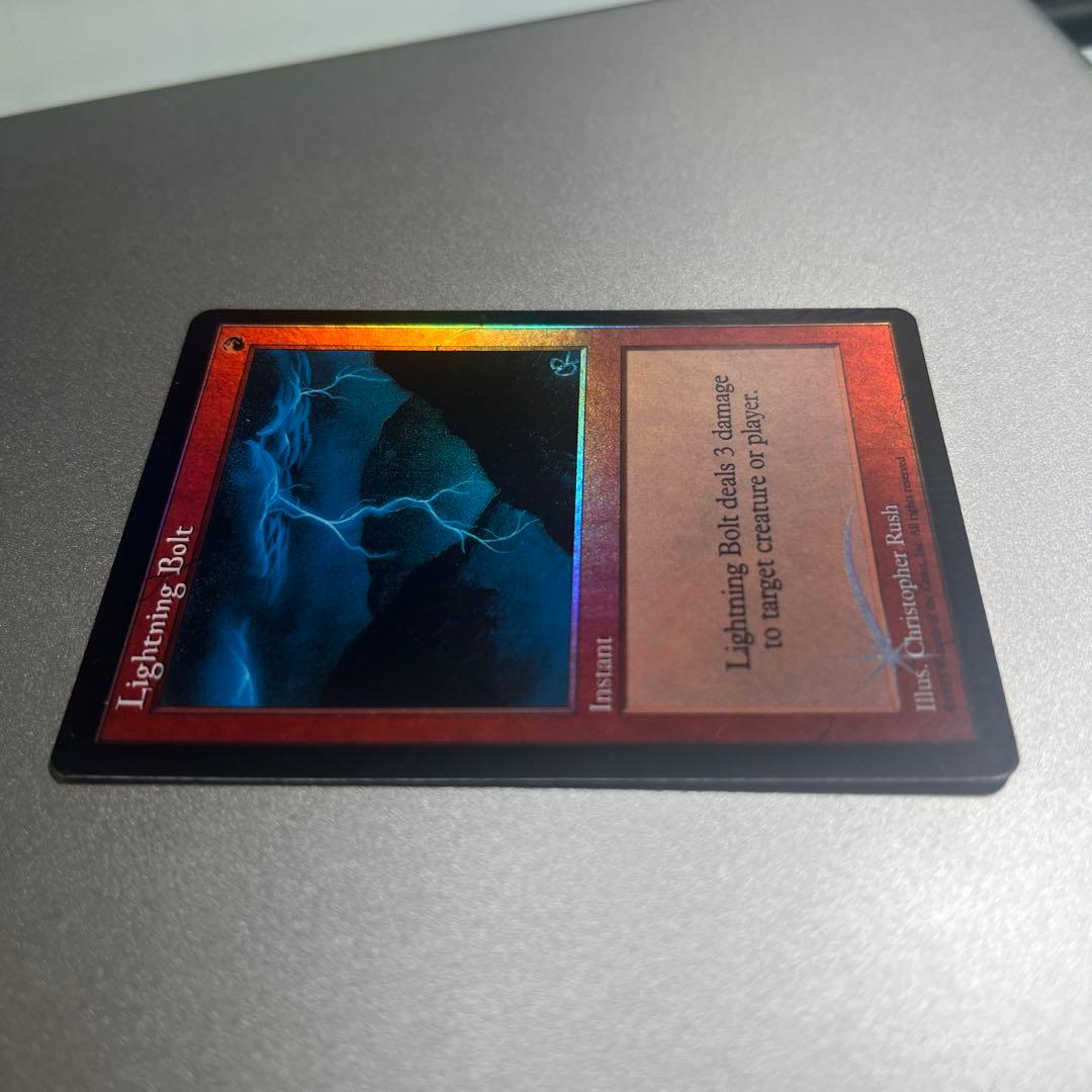 ①MTG foil 《稲妻/Lightning Bolt》(ジャッジ褒賞)旧枠