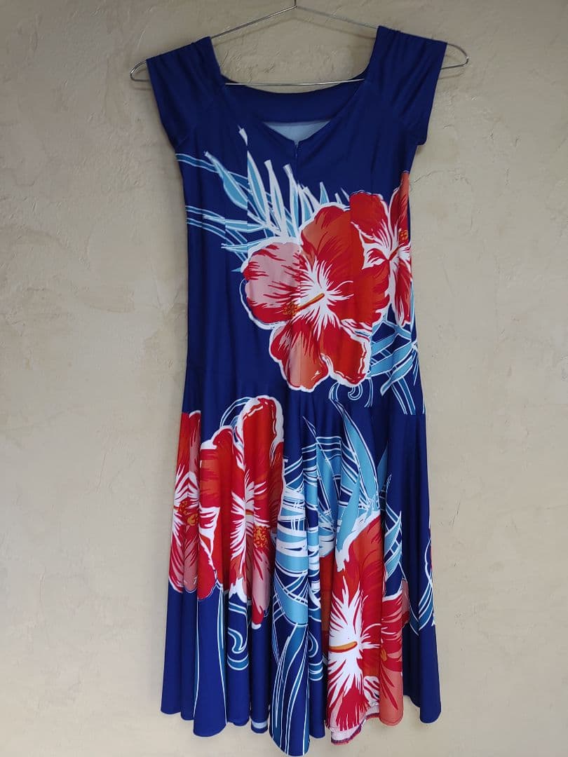 フラダンスドレス　フラダンス衣装　未使用