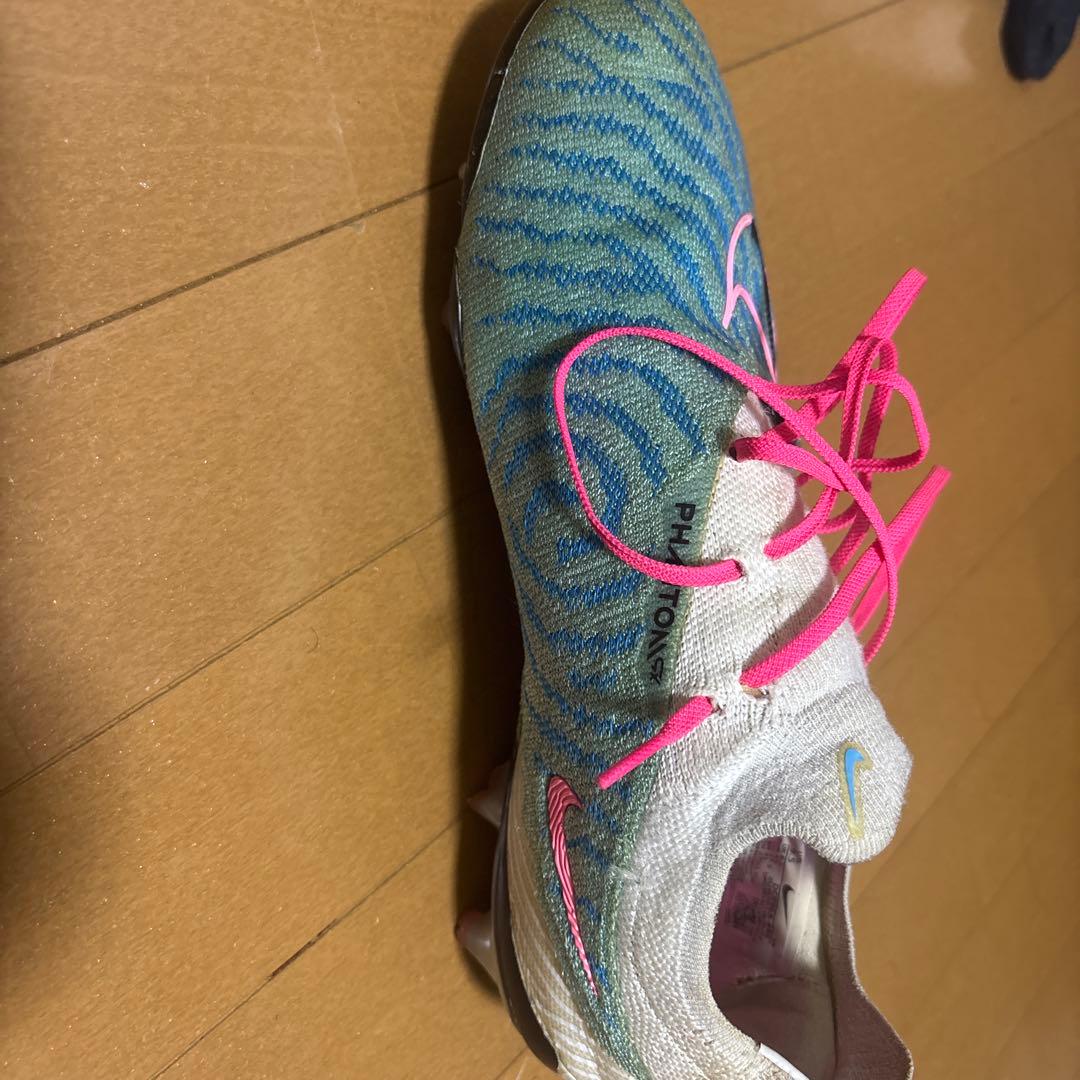 Nike サッカーシューズ 青とピンク