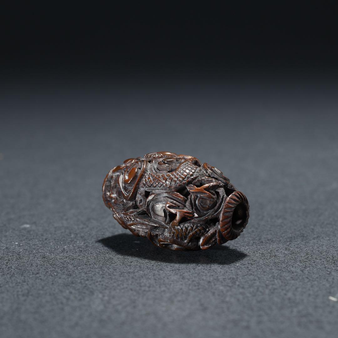 緒締玉　宝珠に龍　透かし　木彫　骨董　印籠　胴乱　R1437