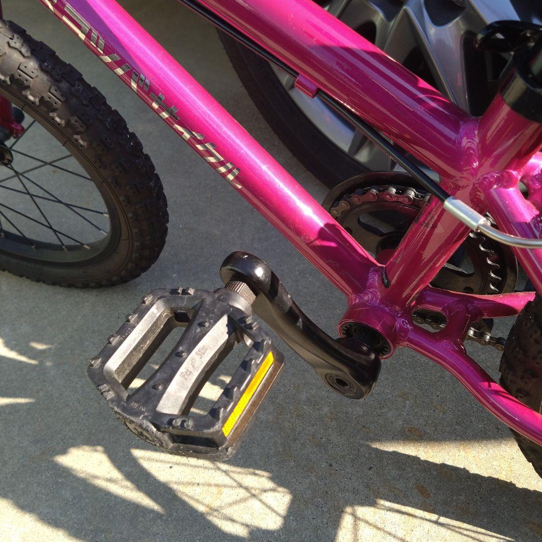 【大阪市内引渡希望】ヨツバサイクル　ピンク　１６インチ