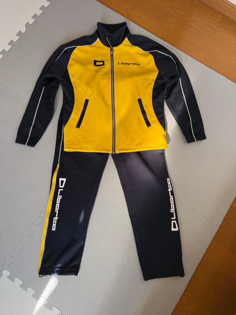 リベルタ サッカーユニフォーム 145 上下セット　ジャージ140上下セット