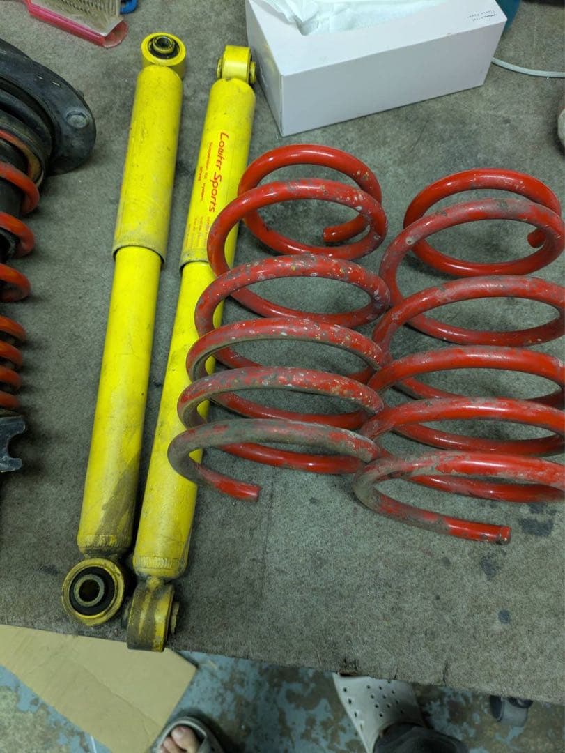 ア*イ様 スバルサンバー サスペンション