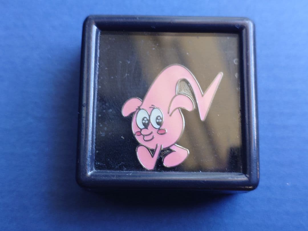 中野ブロードウェイ　公認キャラクター「pipi」ピンバッジ