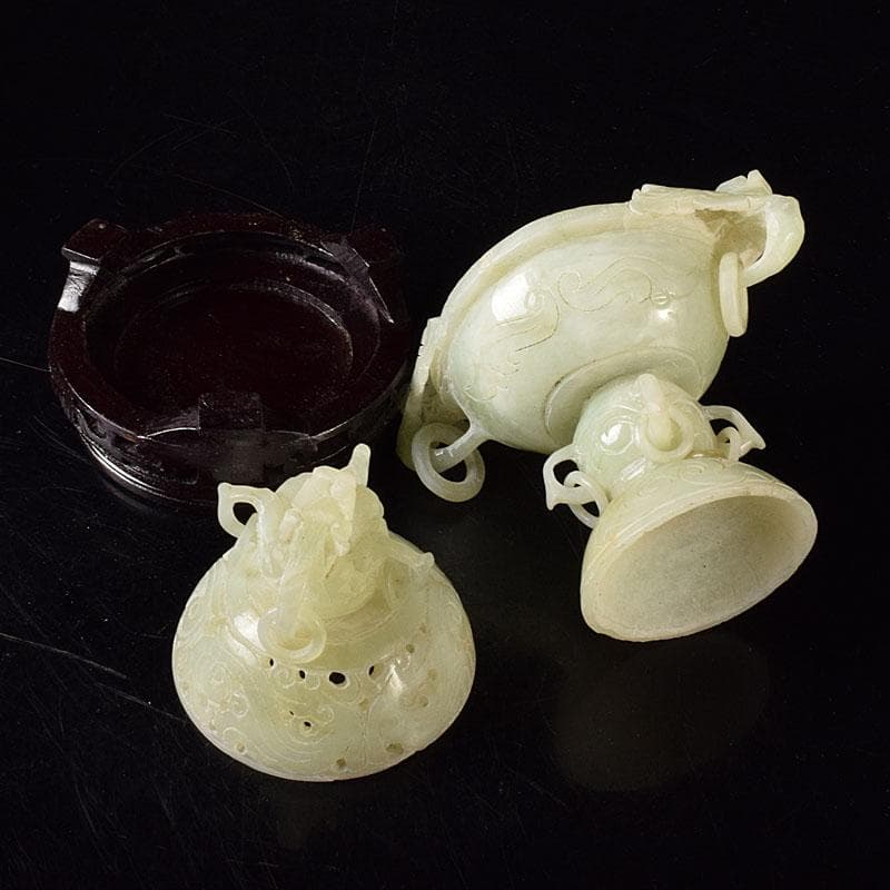 中国　玉石彫刻　雙耳活環　龍鈕蓋爐　塔香炉　唐木台付　7654C