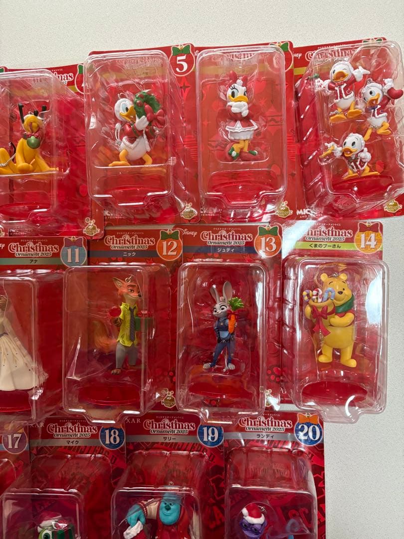 ディズニー クリスマスフィギュアセット 20体　ハッピーくじ
