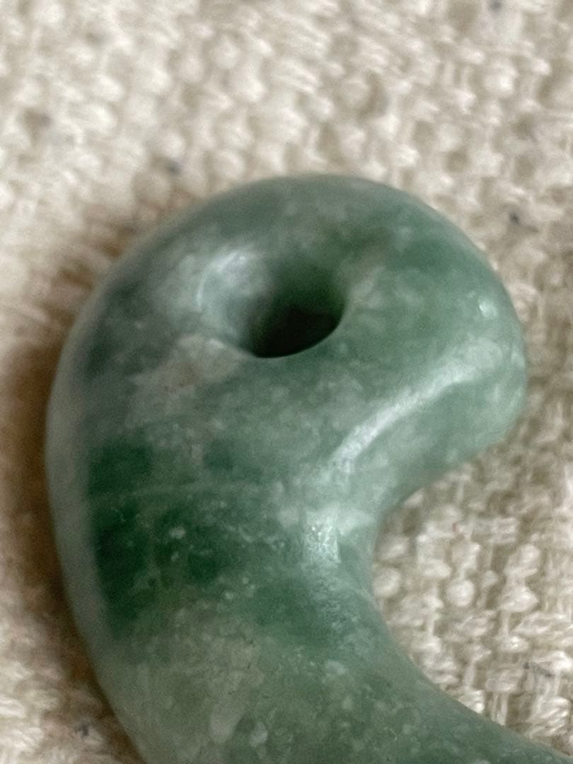 古墳期後期　翡翠勾玉　出土品