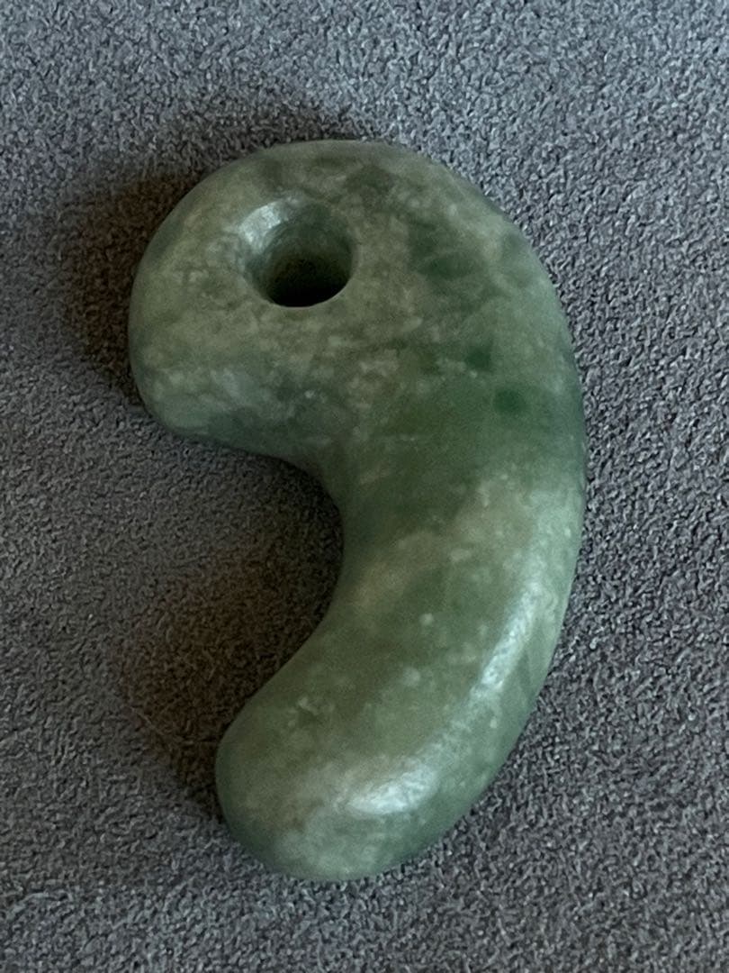 古墳期後期　翡翠勾玉　出土品