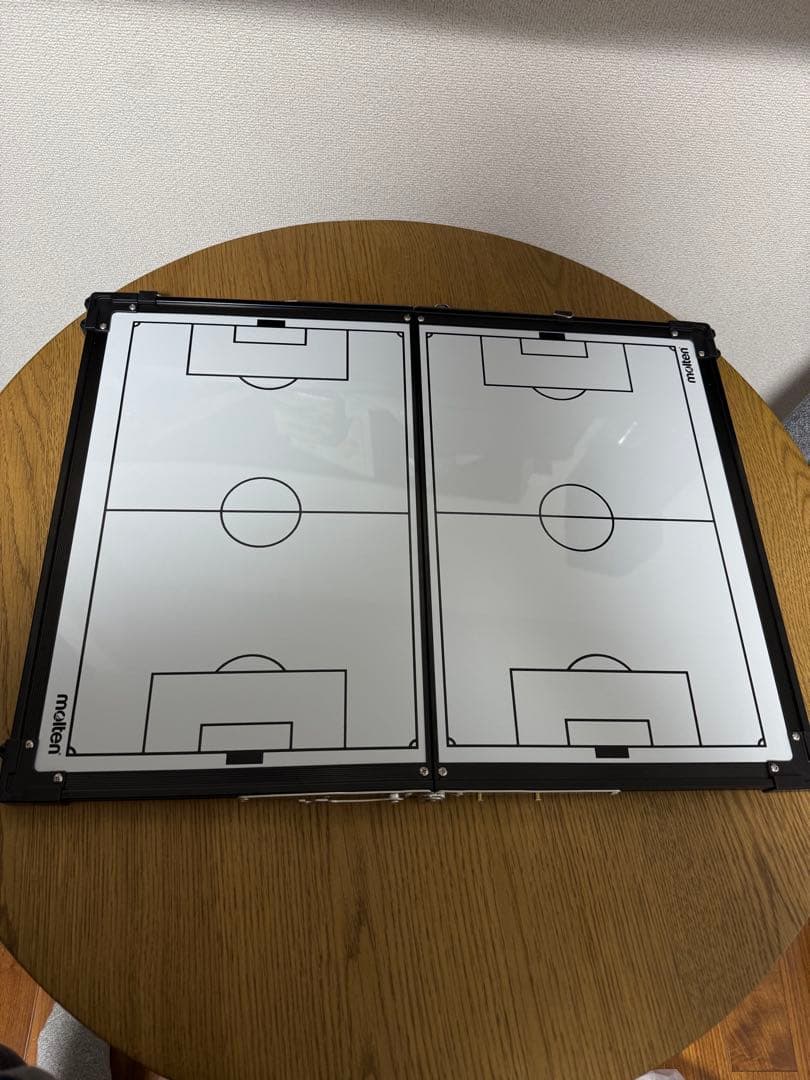 【完品・未使用級】molten モルテン折りたたみ式作戦盤 サッカー 戦術ボード