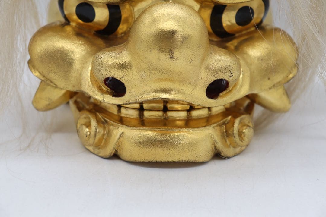 荒井寿斎作　木彫　金獅子　置物　共箱　送料込み259621