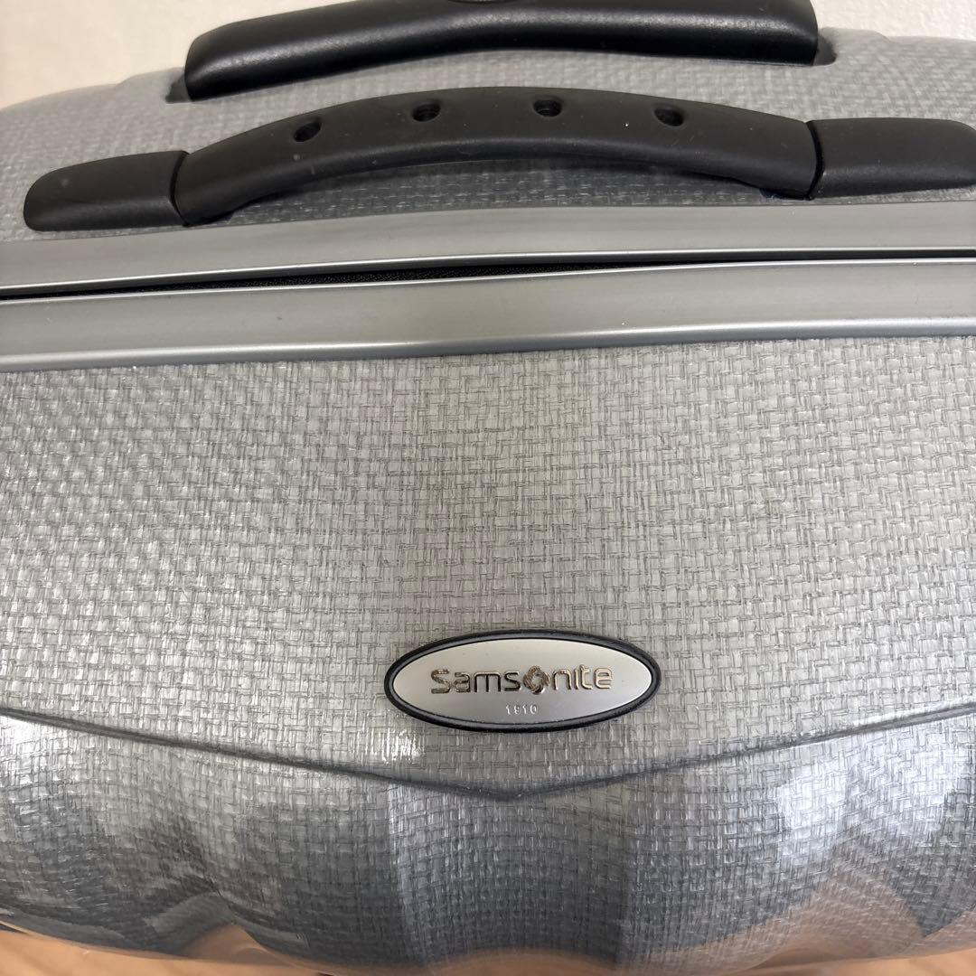 サムソナイトコスモライトスピナー75 旧式　シルバー色　たのメル便利用