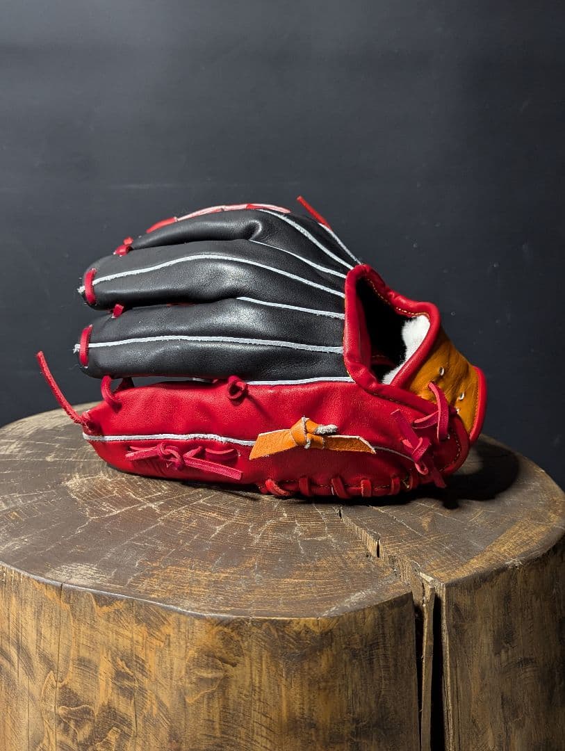 レッド×ブラック軟式内野手用グローブ