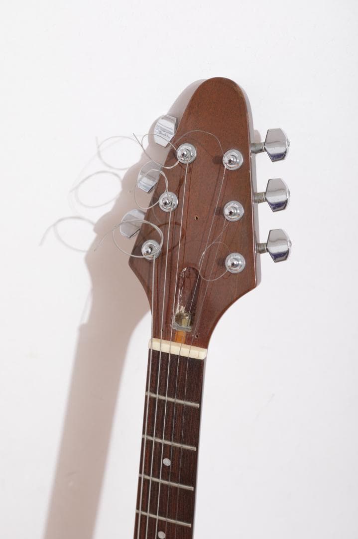 Flying V（メーカー不明／DuncanフロントPU・Schallerペグ）