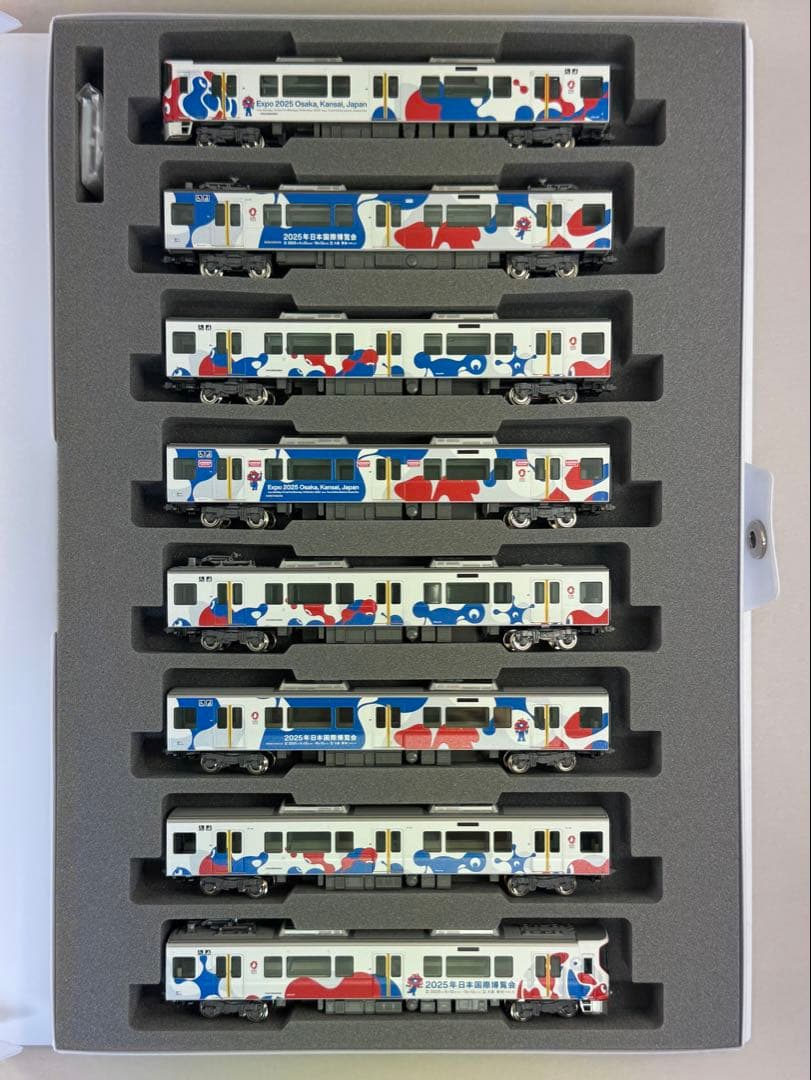 KATO 10-1990 323系<大阪・関西万博ラッピング列車> 特別企画品