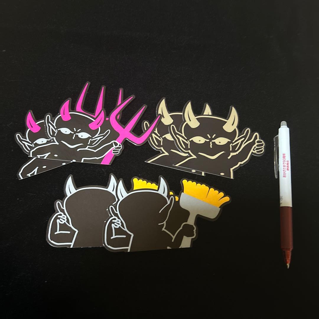 ブラックデビルフィギュア2 体　 ステッカー6枚