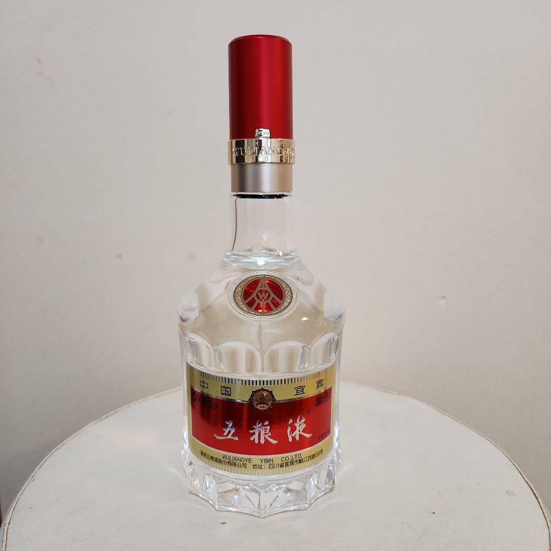 五粮液500ml　52度　白酒 中国酒 クリスタルボトル 赤キャップ