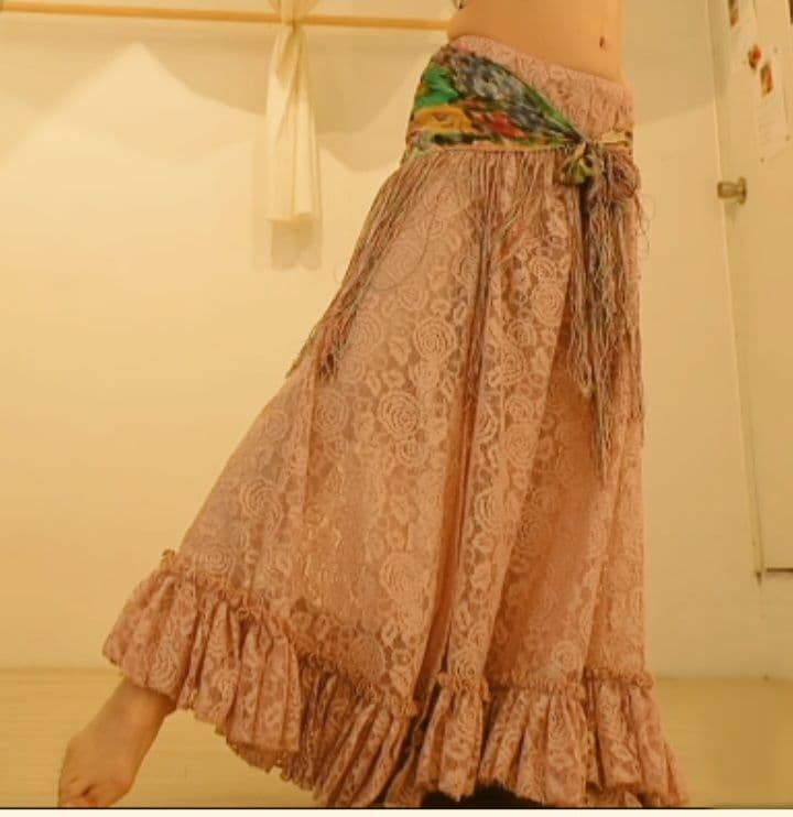 フリルレースロングスカート　ベリーダンス　banusosa バヌーローサ　新品