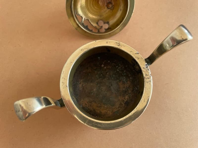 【明治〜昭和初期？】真鍮製 香炉 獅子摘み 立ち耳 三本脚