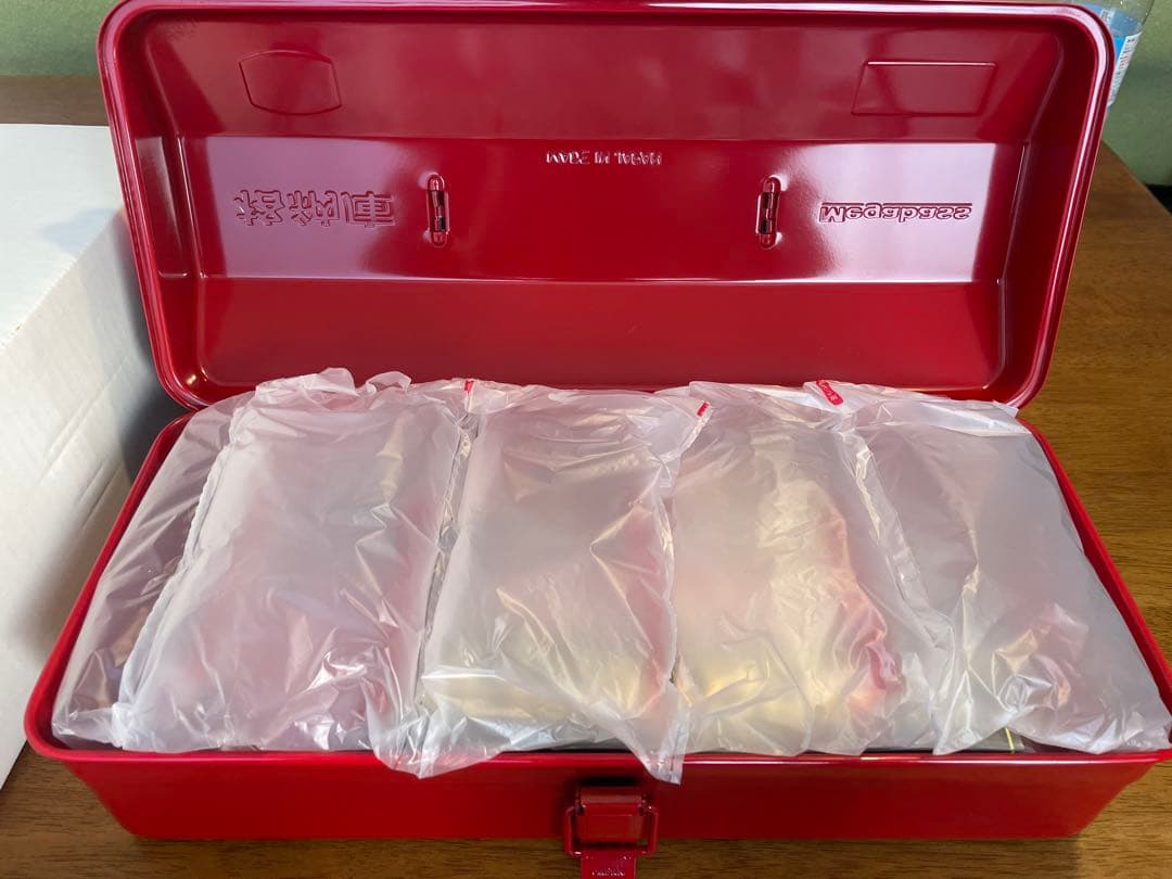 メガバス2022福袋　格納庫(赤)ルアー付き