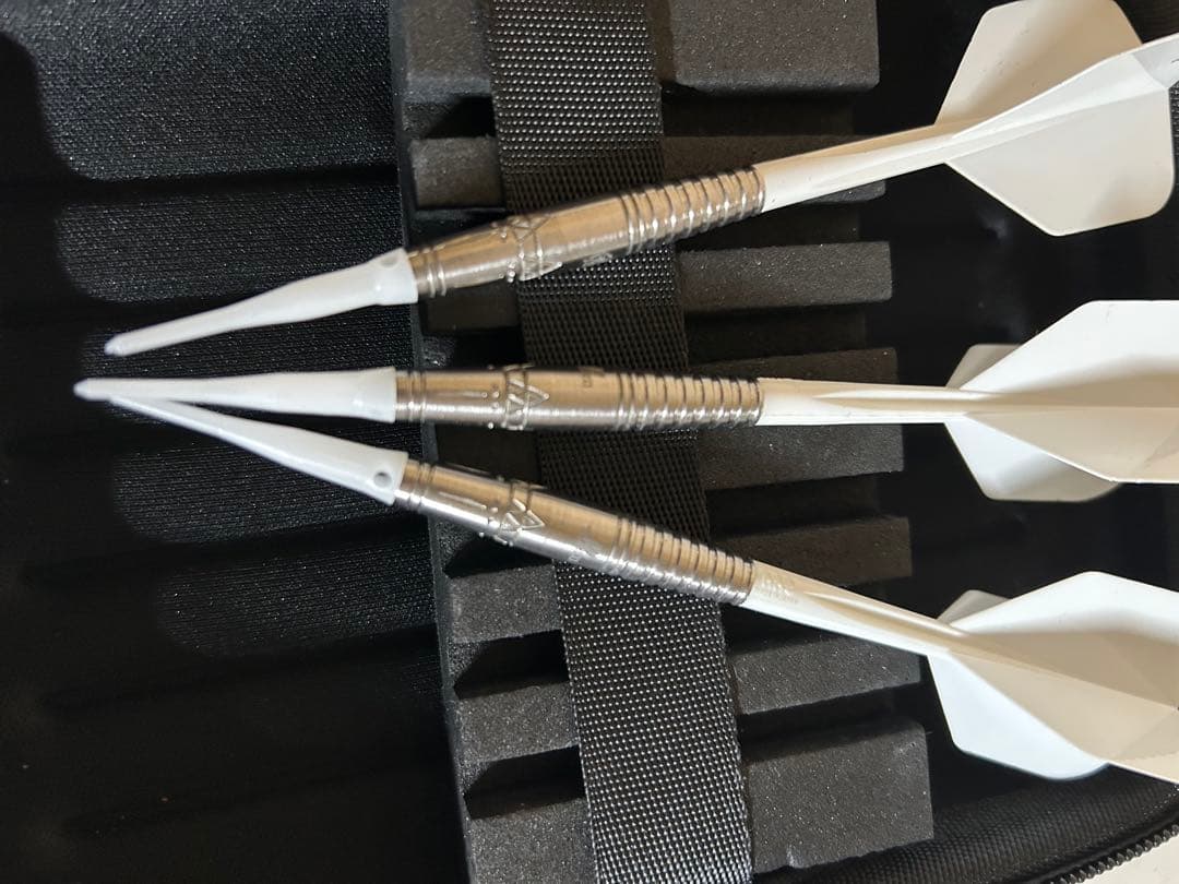 2セット ティガ エンプレチュ 5 と3 坂口優希恵モデル 中古美品 ダーツ