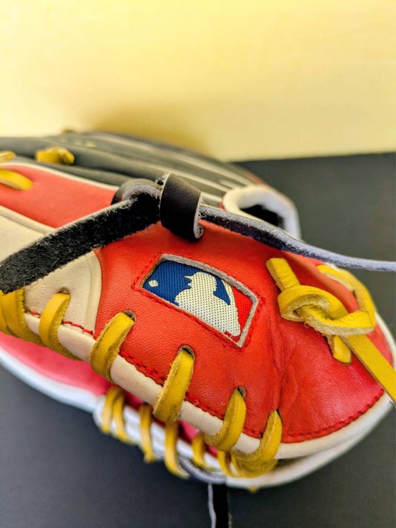Wilson　ウイルソン　MLB限定グローブ（未使用ですがクスミ等有り)限定値下