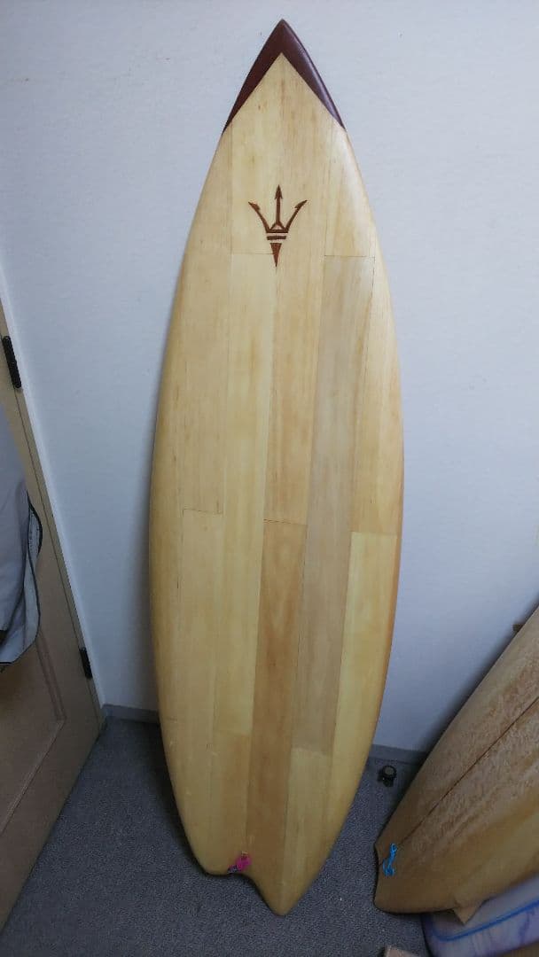 バルサ張りサーフボート非対称