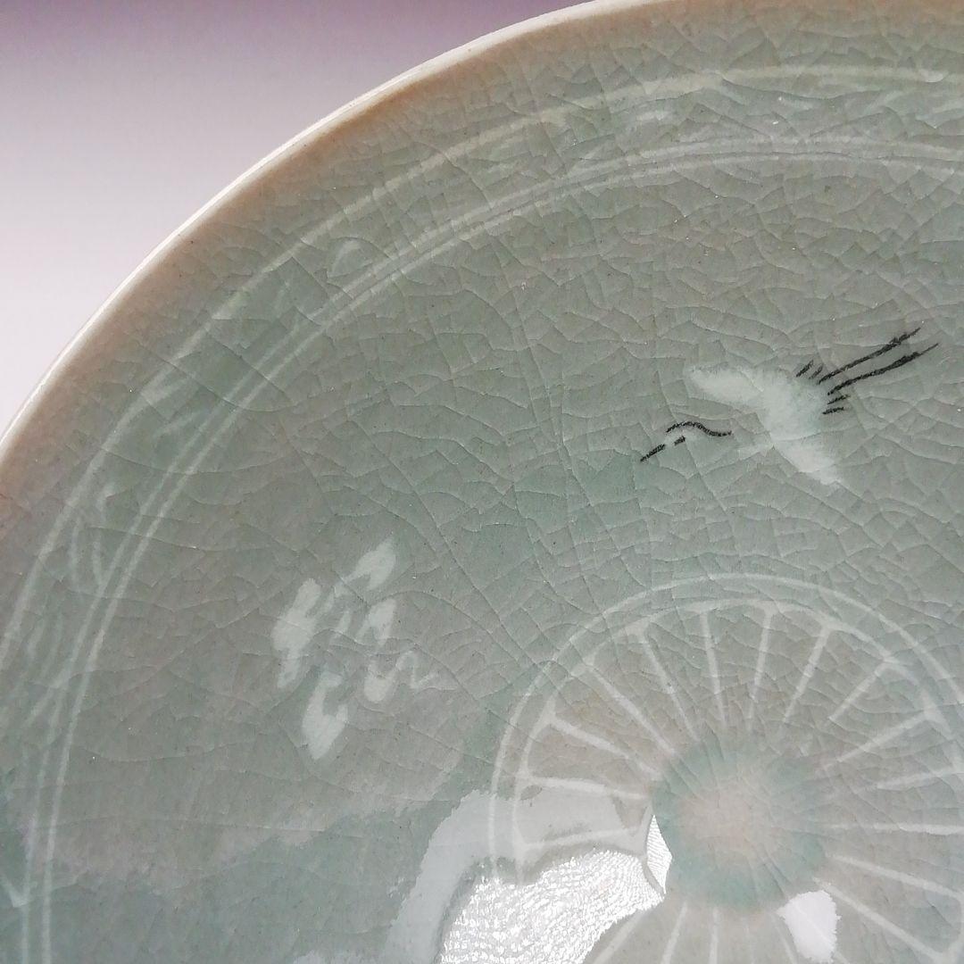 Ｔ８２８　茶碗　『高麗青磁　雲鶴文』『韓国人間国宝　柳根塋 作』　共箱　茶道具