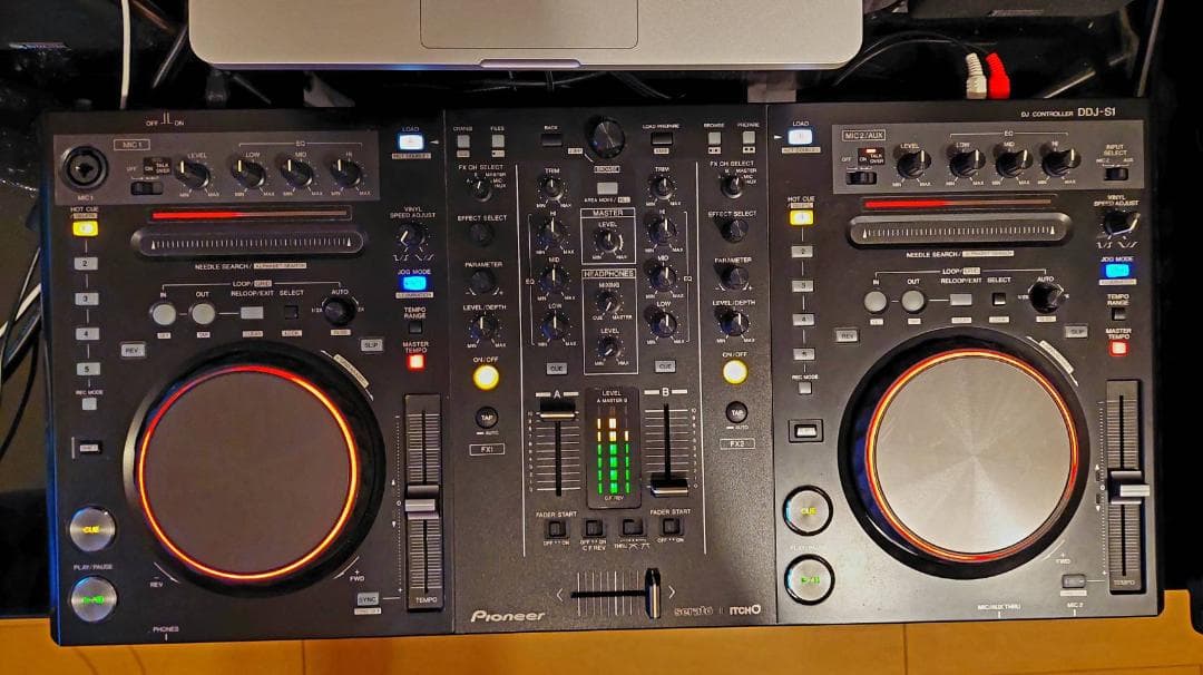 Pioneer DDJ-S1 Serato DJコントローラー