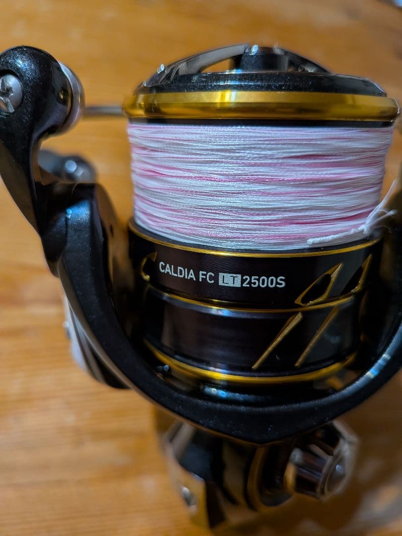 CALDIA FC LT 2500S スピニングリール