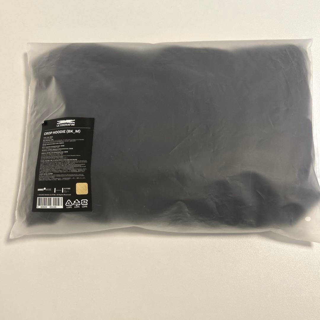 アイドル lesserafim CROP HOODIE