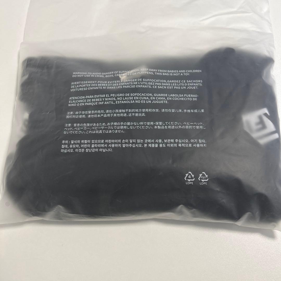 アイドル lesserafim CROP HOODIE