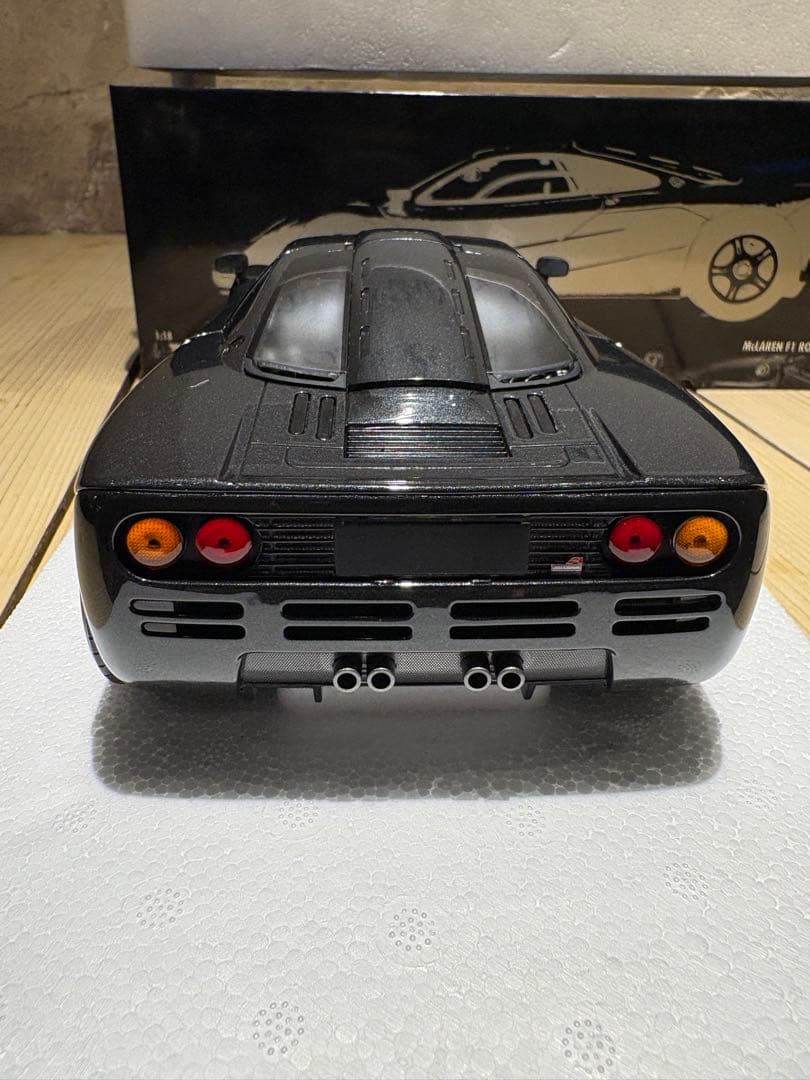 1602台限定！1/18 マクラーレン F1 ロードカー 1993