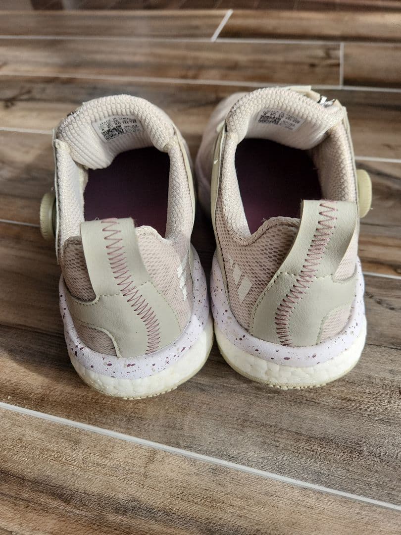 adidas BOOST ベージュ シューズ(女性用)