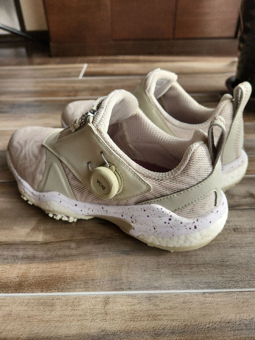 adidas BOOST ベージュ シューズ(女性用)