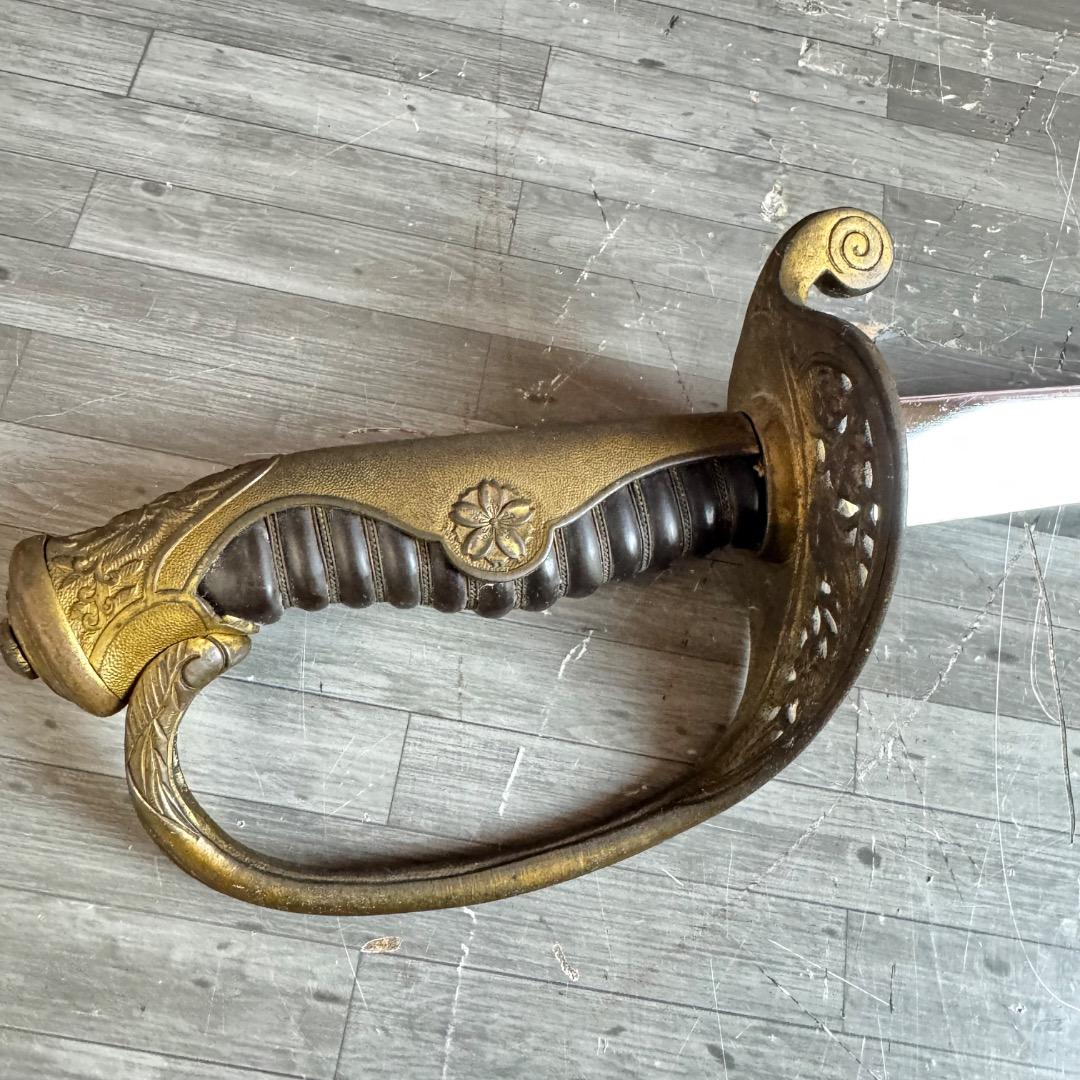 旧日本軍 サーベル 指揮刀 桜紋章 模造刀 アンティーク