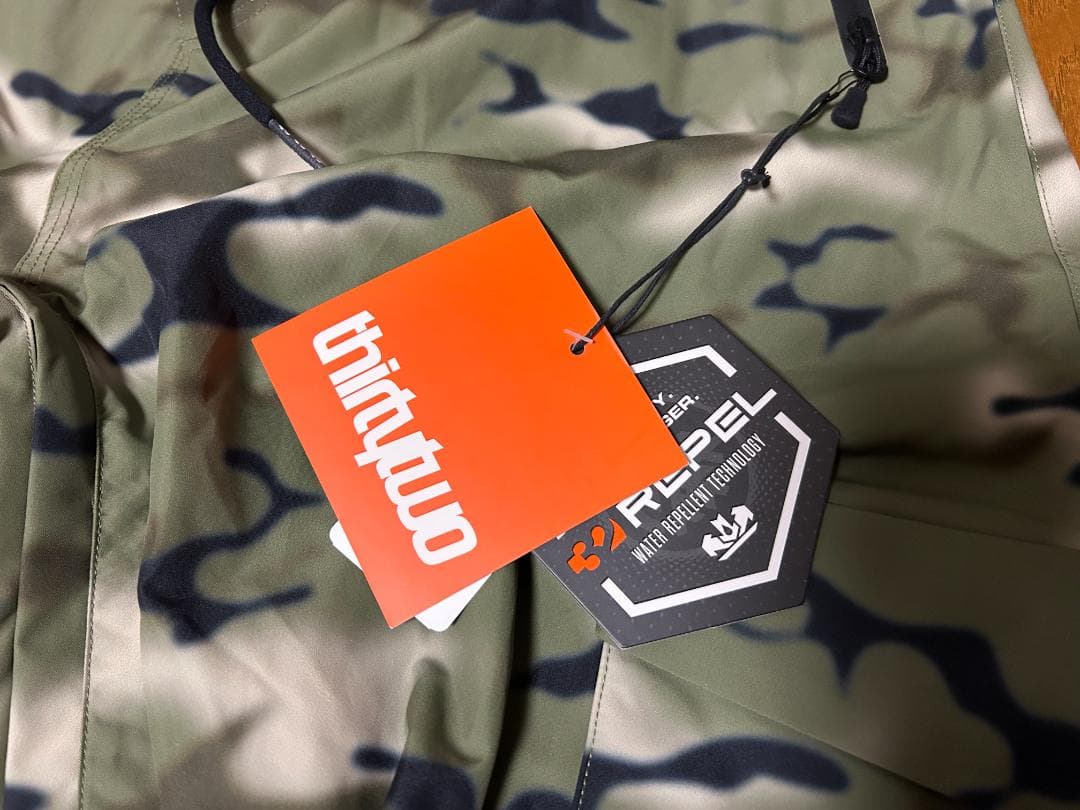 【新品】未使用thirtytwoスノーボードウェアパンツ迷彩XL正規品アーミー