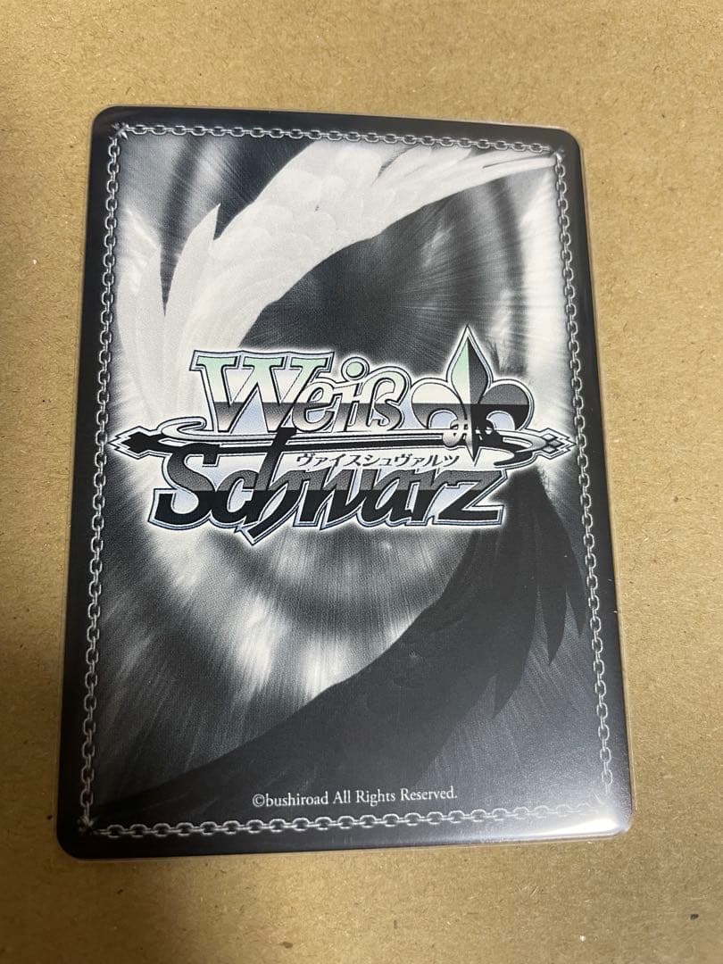 ヴァイスシュバルツ　勝利の女神　NIKKE 紅蓮