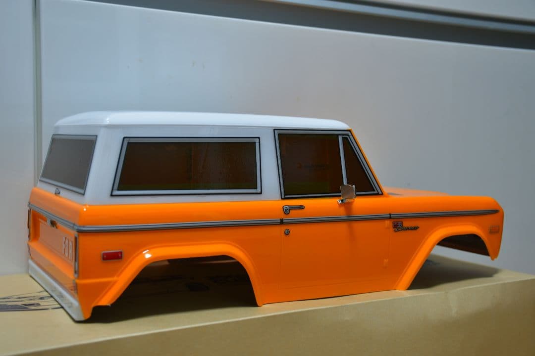 タミヤ　ブロンコ　塗装済みボディ