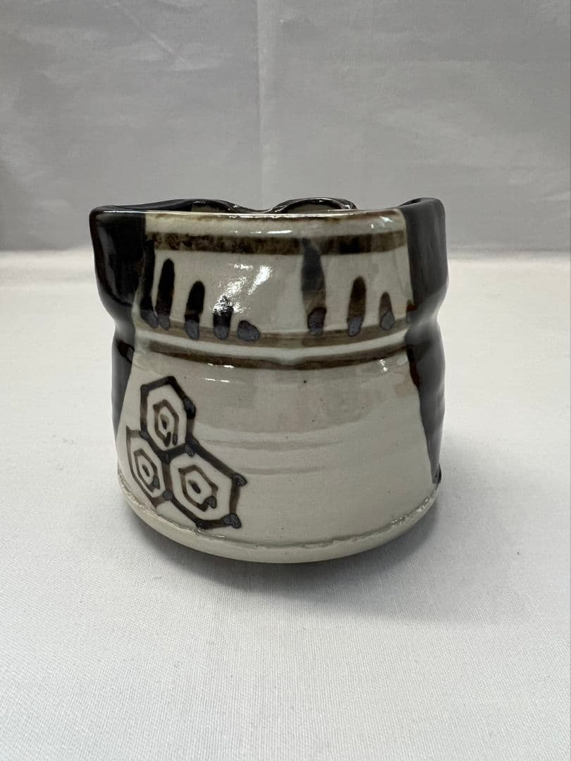 黒織部 火入  宮川香雲(竜谷窯) 茶道具
竜谷窯  宮川香雲