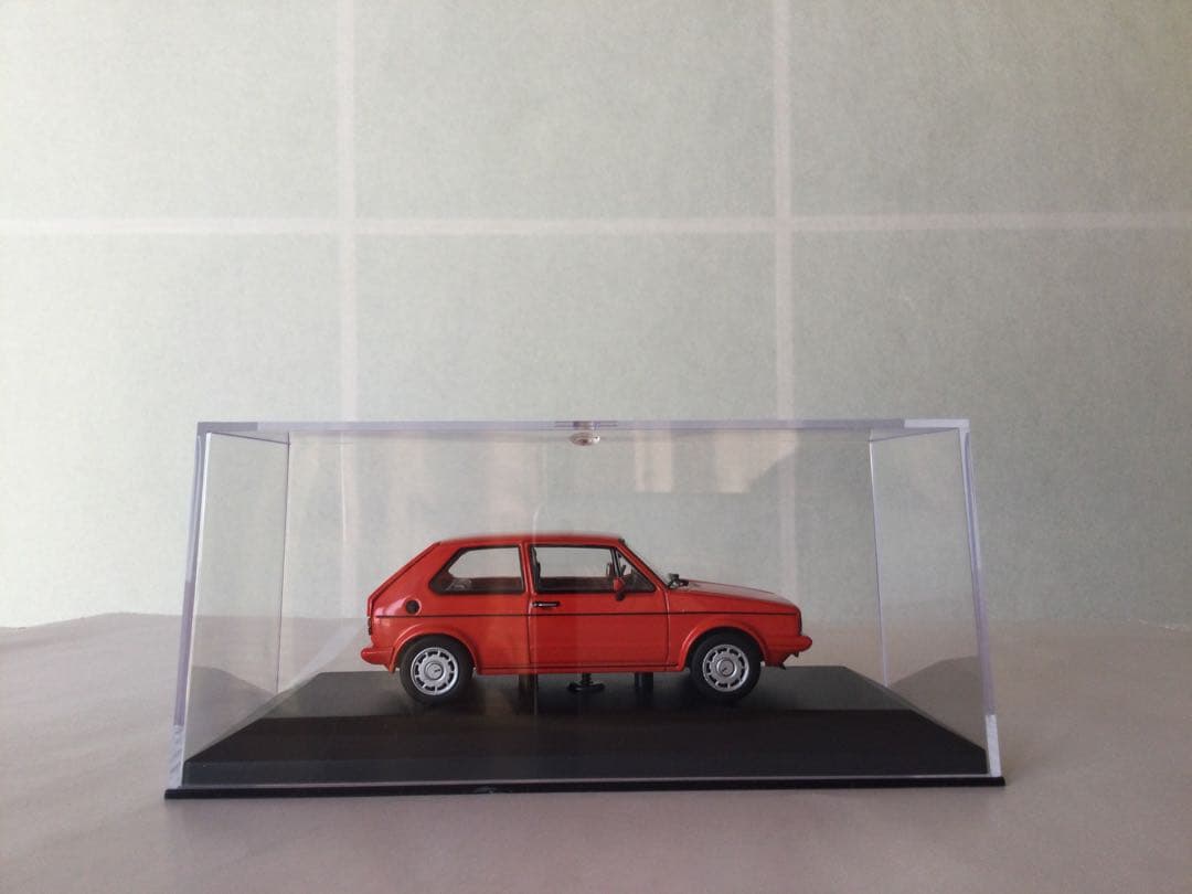 ミニチャンプス　VW Golf GTI \"Pirelli\" ミニカー 限定品