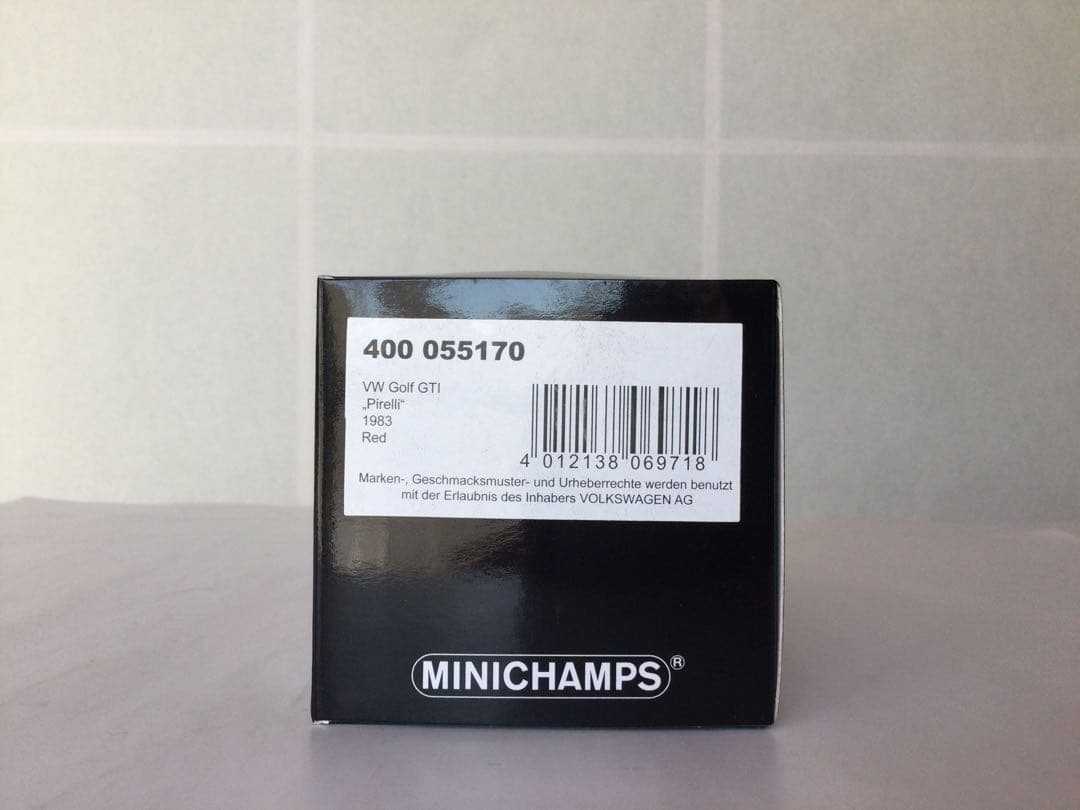 ミニチャンプス　VW Golf GTI \"Pirelli\" ミニカー 限定品