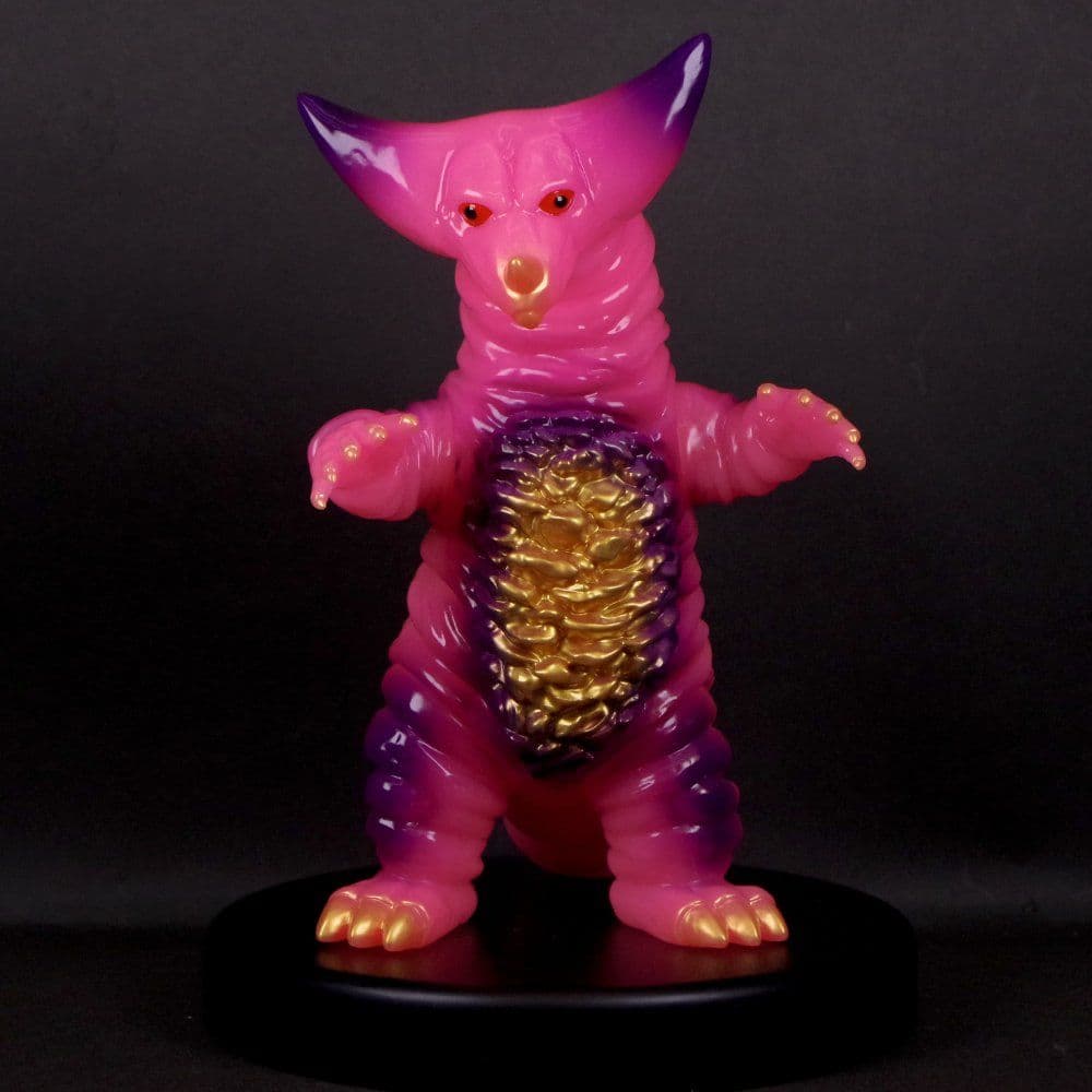 STRANGE GALLERY　ゴモラ(桃蓄光)　ソフビ　ウルトラマン