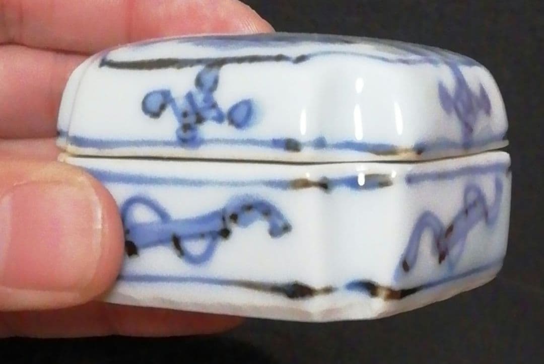 須田青華作　九谷焼　染付　呉須　周茂赦　香合　共箱　略歴付　茶道具